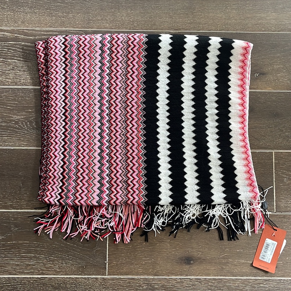 Missoni Ruana wrap - Picture 3 of 4